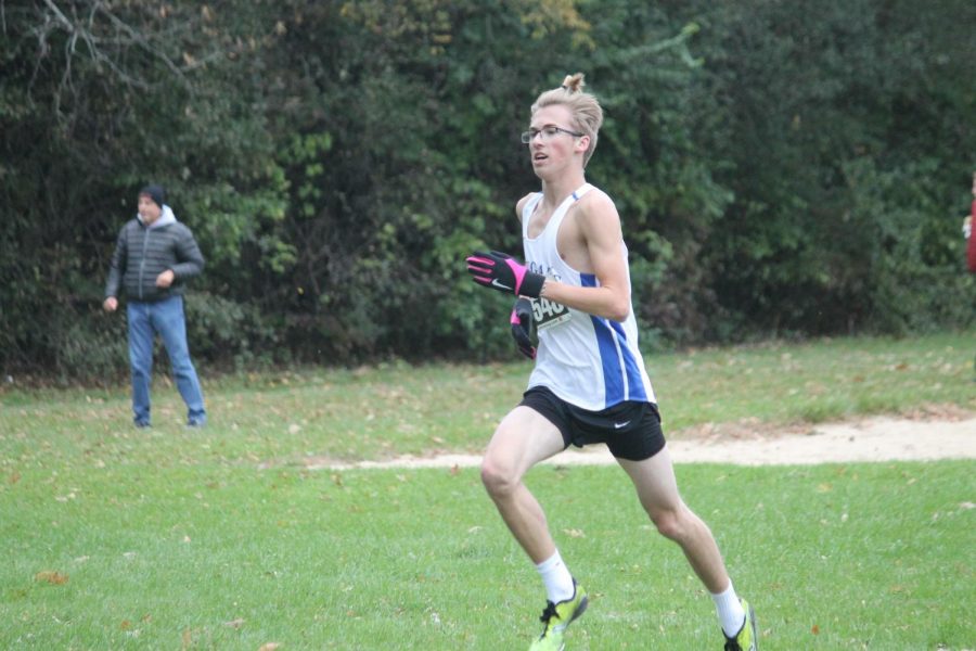 WIAA XC Sectional Meet: Bloomquist wins, Leverson and girls qualify for state