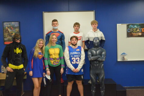 Homecoming Thursday: Color wars, Superheroes and White lie t-shirt