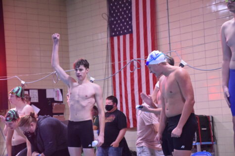 Cougar swimmers take down Parker