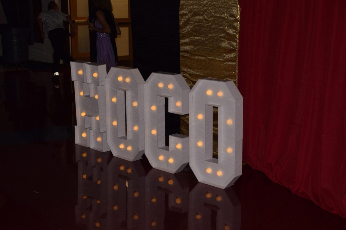 Homecoming Dance Ends a Week of Spirit